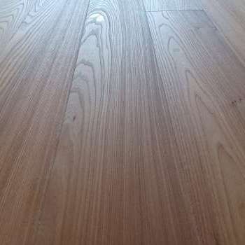 Parquet in olmo moderno verniciato naturalizzato